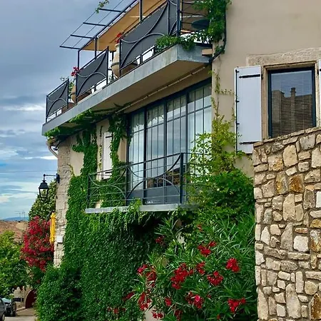 Le Plan Apartment *